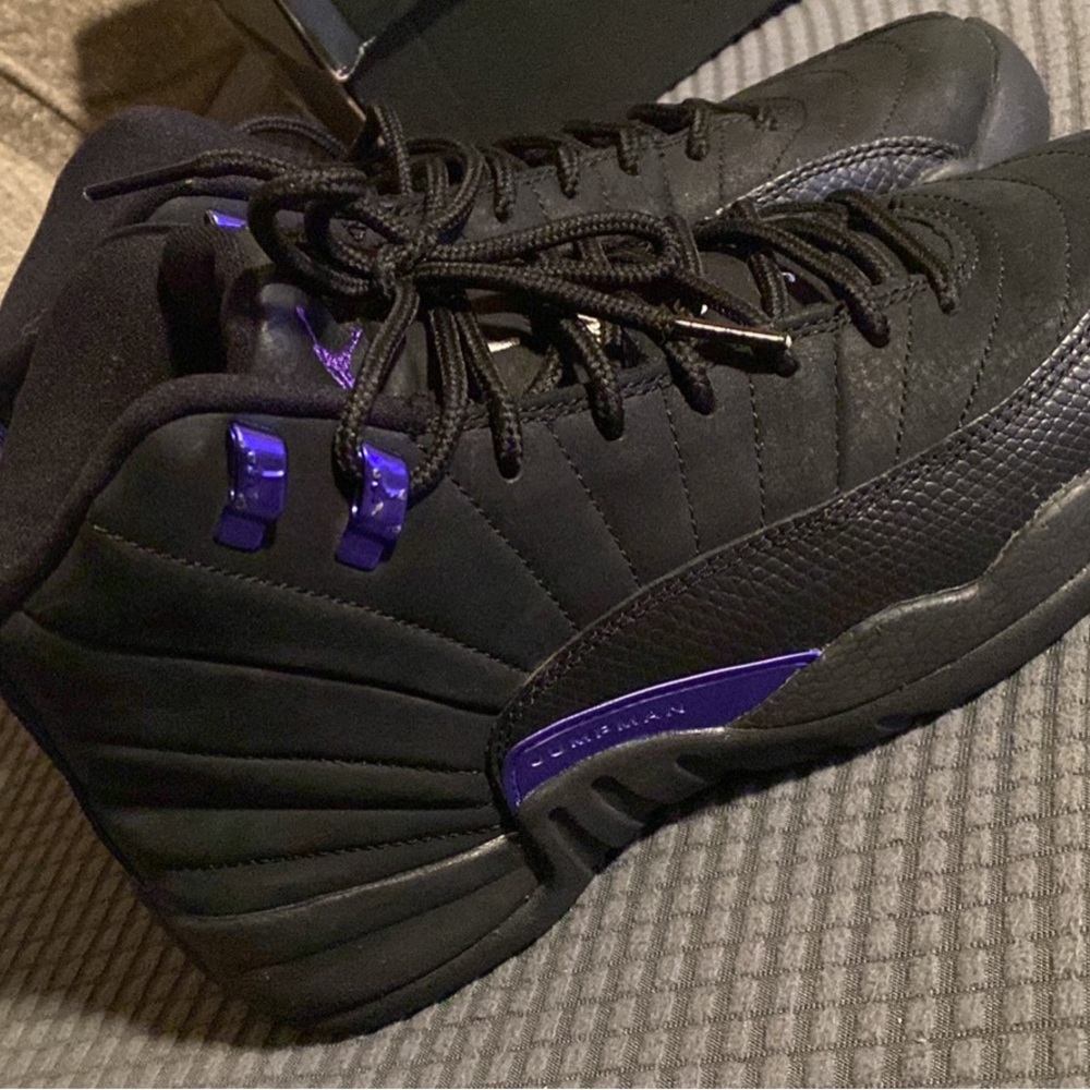 Air Jordan 12 retro youth size 5